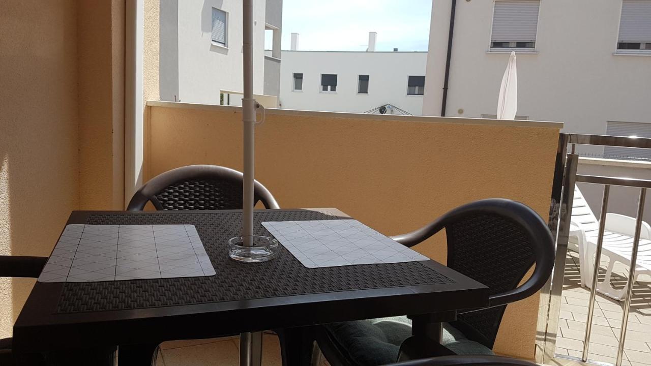 Apartment Orange Brist Pula Luaran gambar
