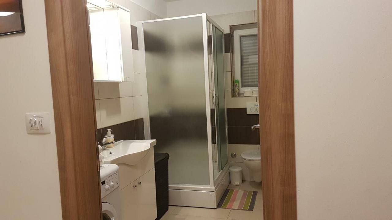 Apartment Orange Brist Pula Luaran gambar