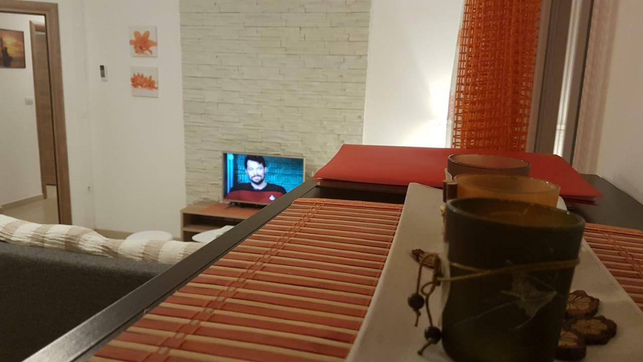 Apartment Orange Brist Pula Luaran gambar