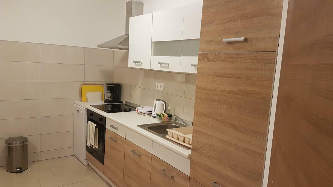Apartment Orange Brist Pula Luaran gambar