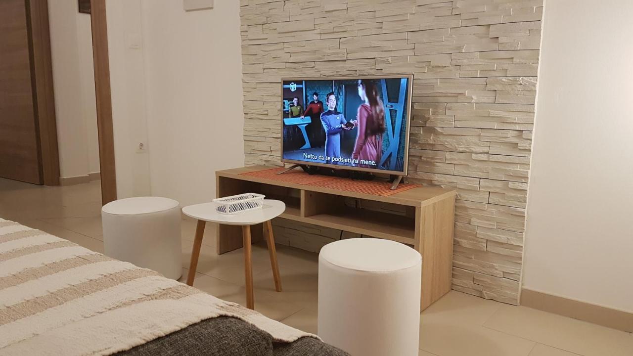 Apartment Orange Brist Pula Luaran gambar