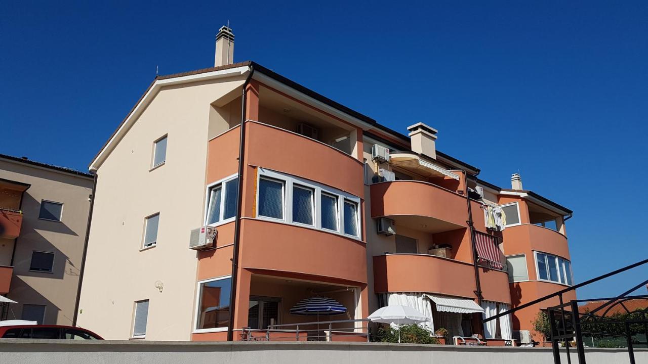 Apartment Orange Brist Pula Luaran gambar